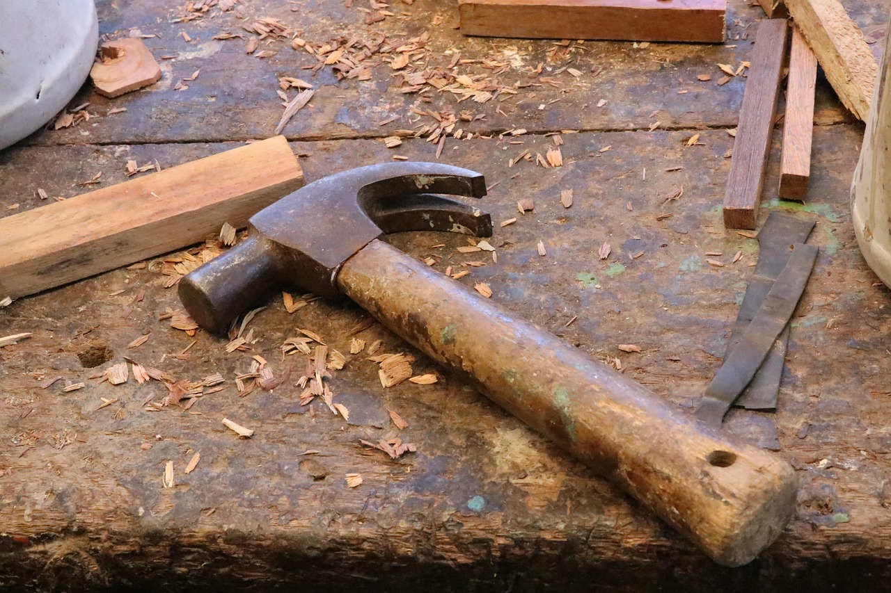 hammer-4536225_1280